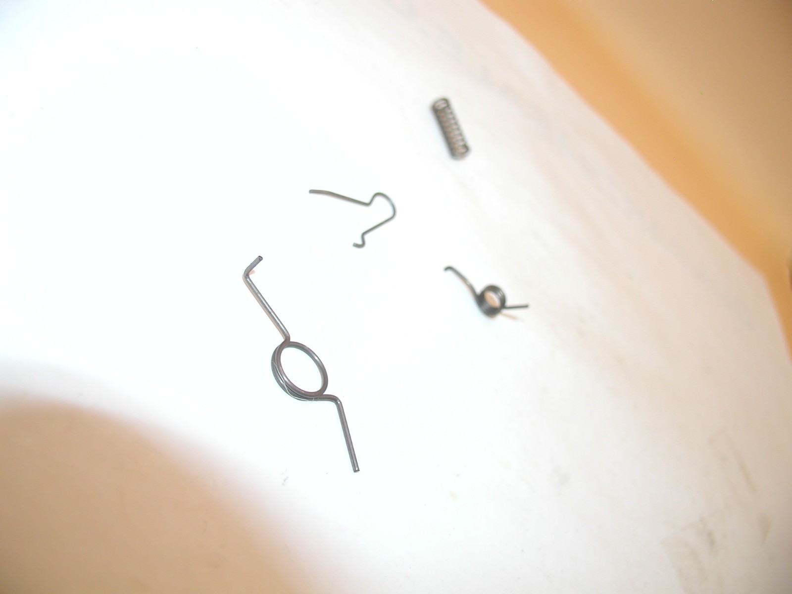 Movie Replica Zoraki M914 Full 9mm Blank Prop - Bag of Springs - Image 3