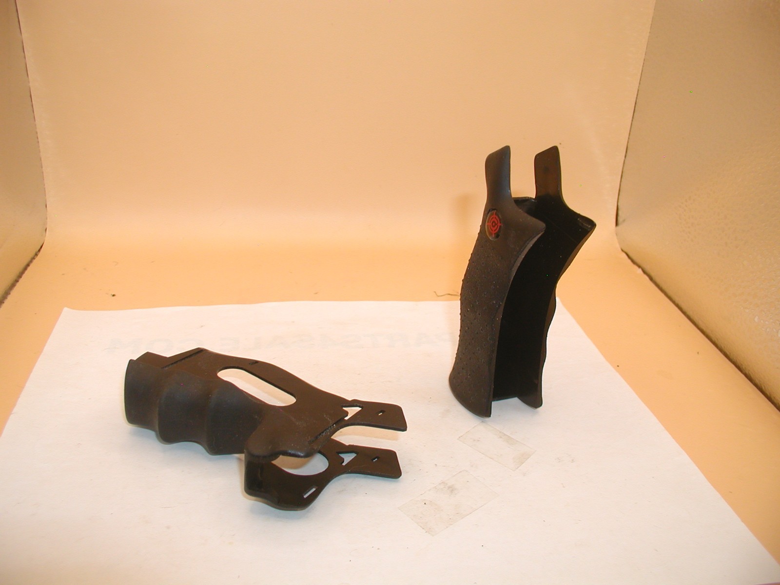 crosman snr357 metal bb revolver grips inner and outer plastic 227463719834 6 crosman snr357 metal bb revolver grips inner and outer plastic 227463719834 6