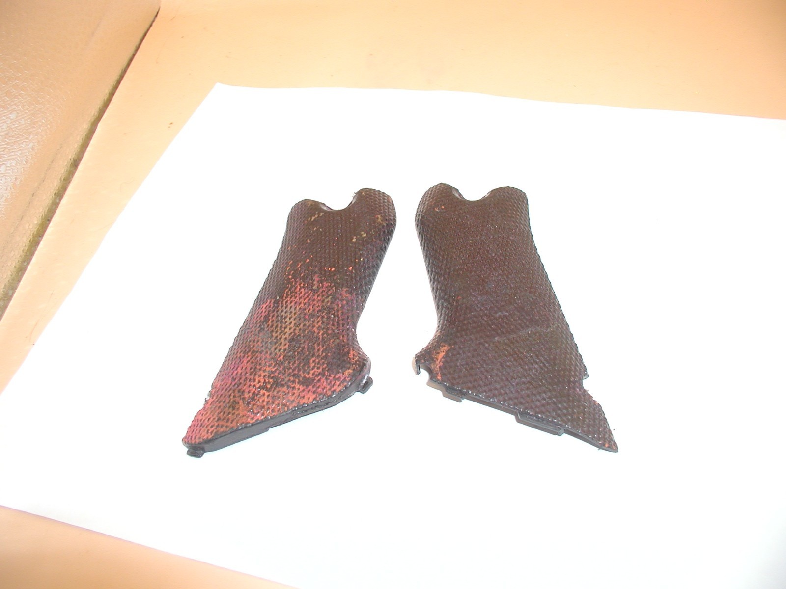 Umarex Legends P08 Pistol - Grips, Plastic - Image 3