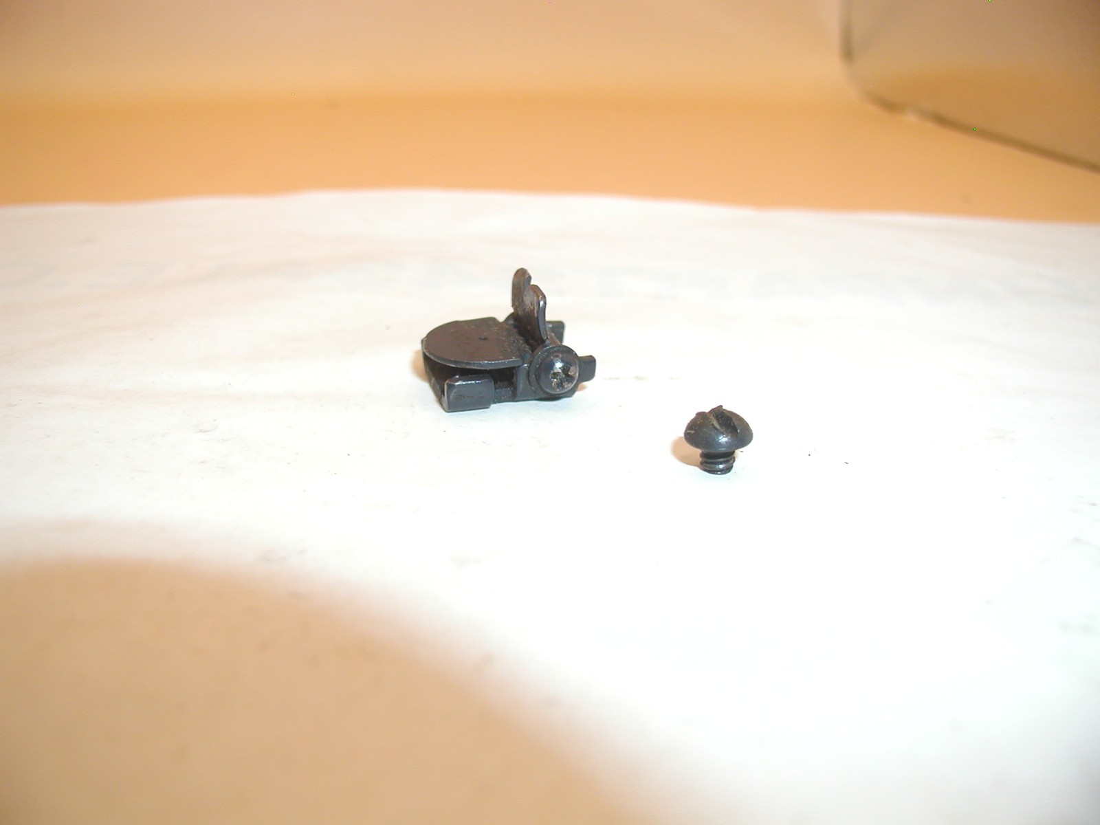 Daisy 25 Air Rifle - Flip-Up Rear Sight w/ Screw - Image 4