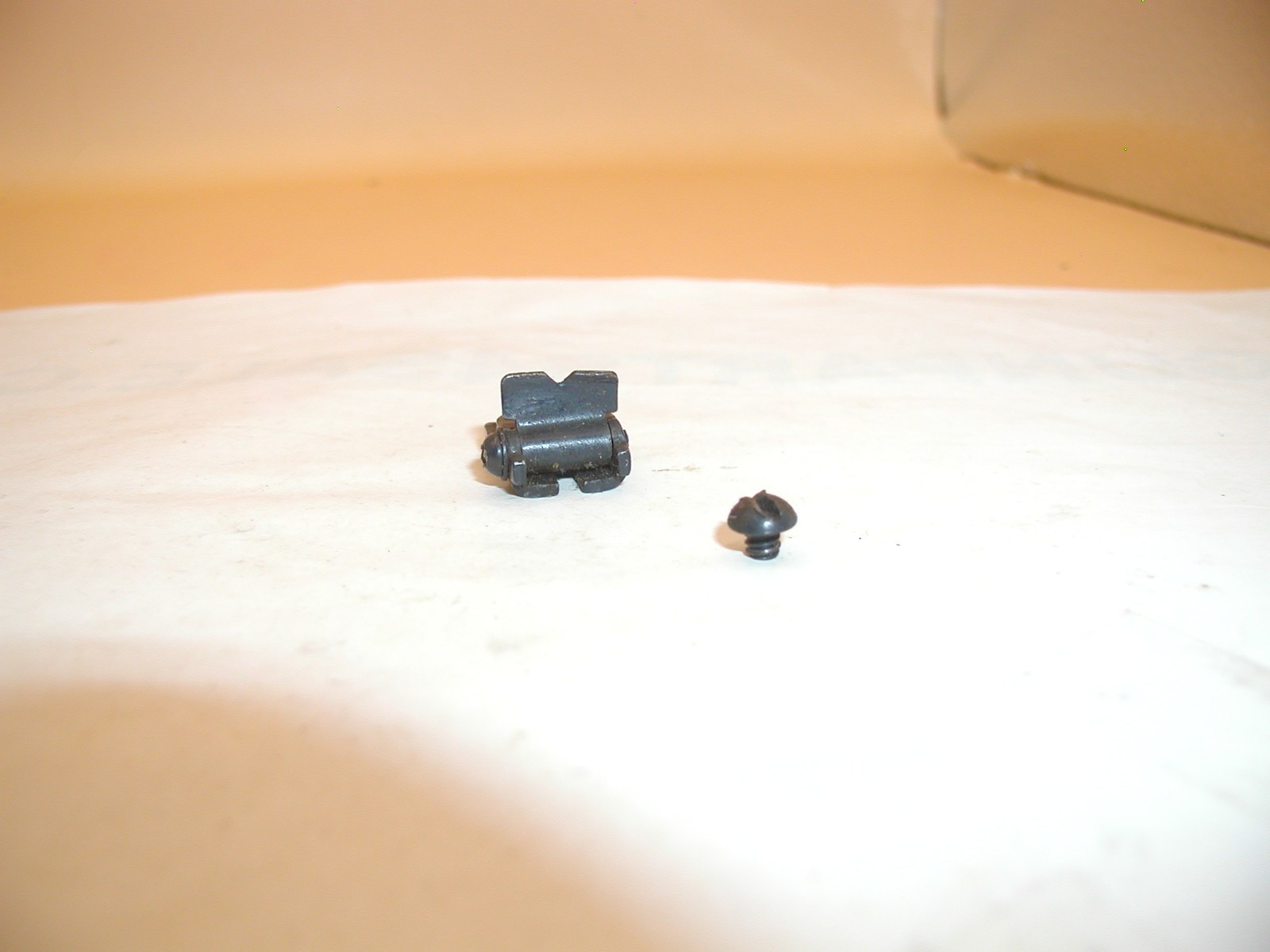 Daisy 25 Air Rifle - Flip-Up Rear Sight w/ Screw - Image 5